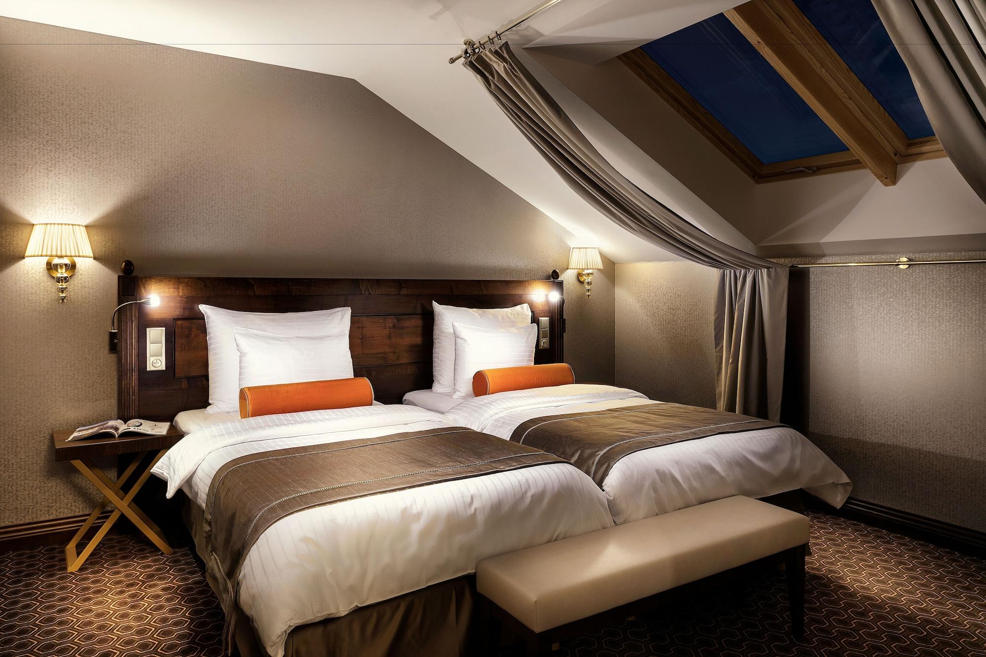 Cosmopolitan Hotell 5*